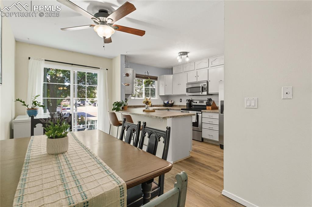Image 11 of 41: Dining Area