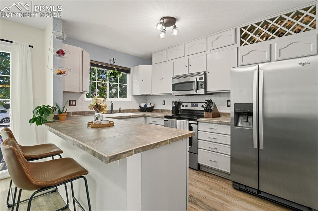Image 12 of 41: Kitchen