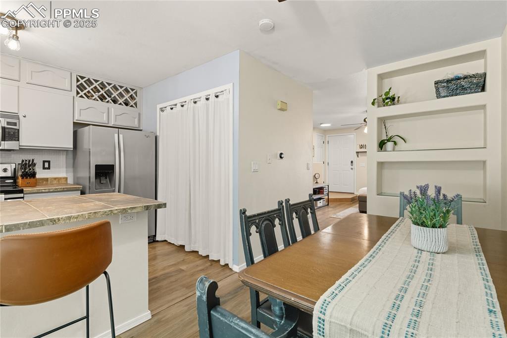 Image 17 of 41: Dining Area