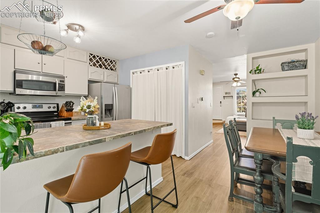 Image 18 of 41: Kitchen