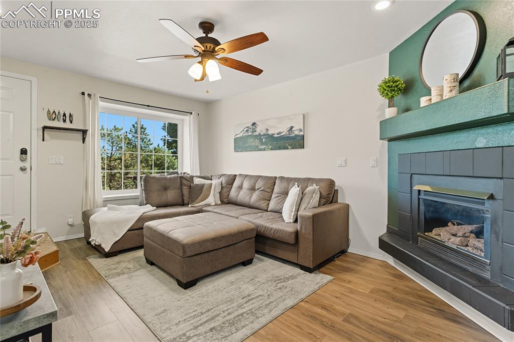Image 7 of 41: Living Room