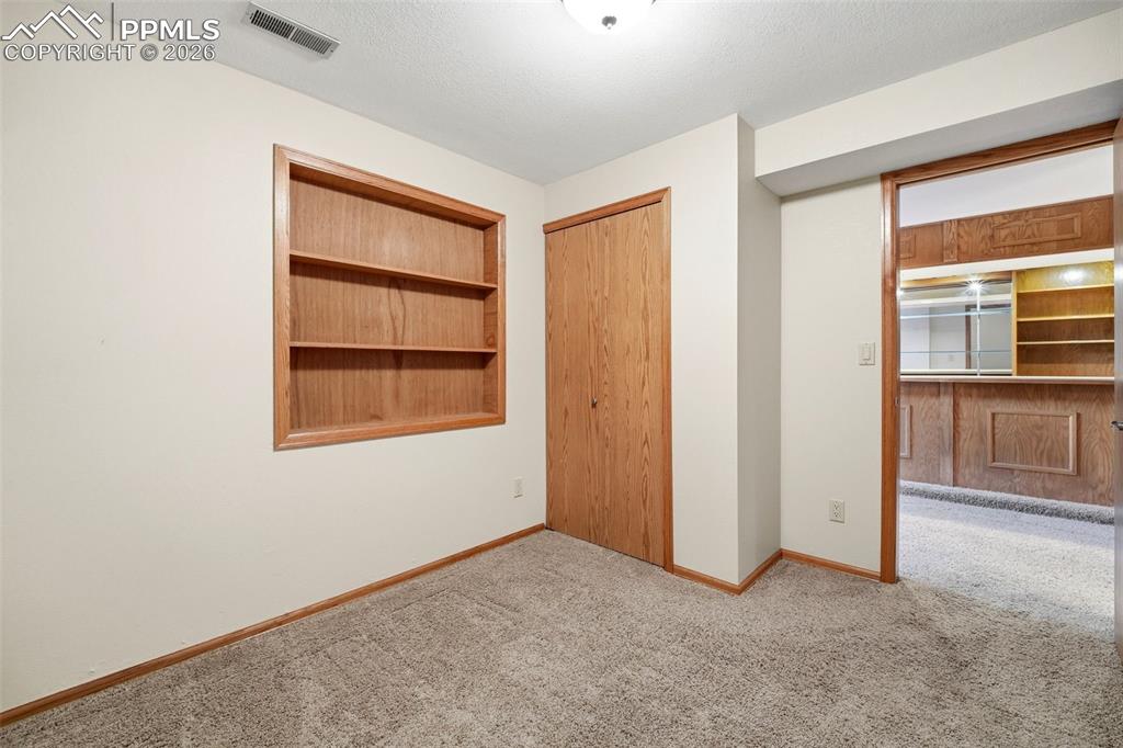 Image 36 of 50: Bedroom