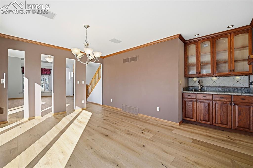 Image 7 of 50: Dining Room