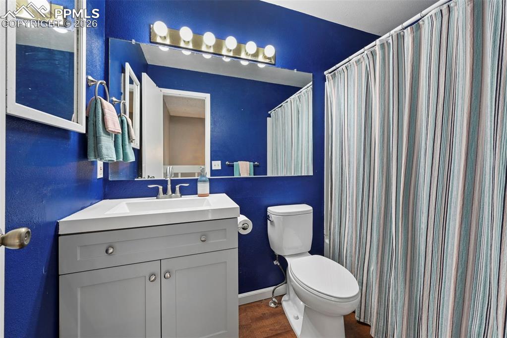 Image 16 of 22: Bathroom