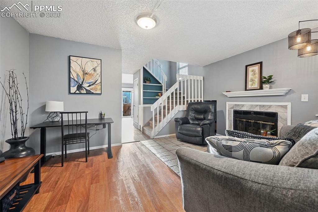 Image 4 of 22: Living Room