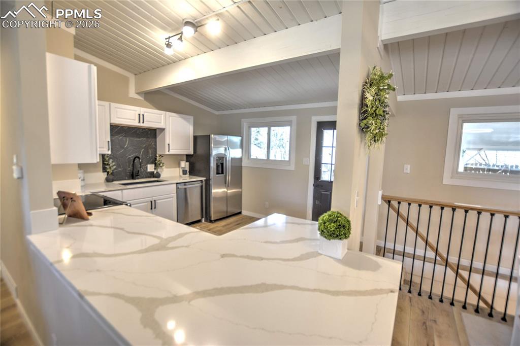 Image 10 of 33: Kitchen