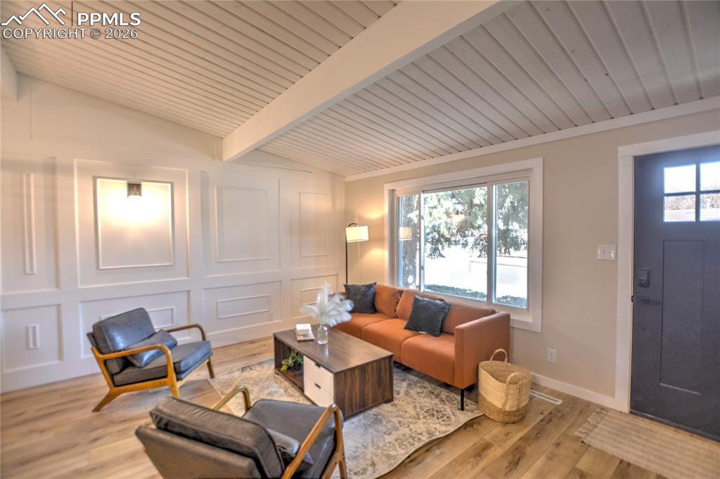 Image 3 of 33: Living Room