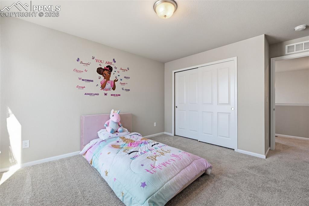 Image 26 of 33: Bedroom