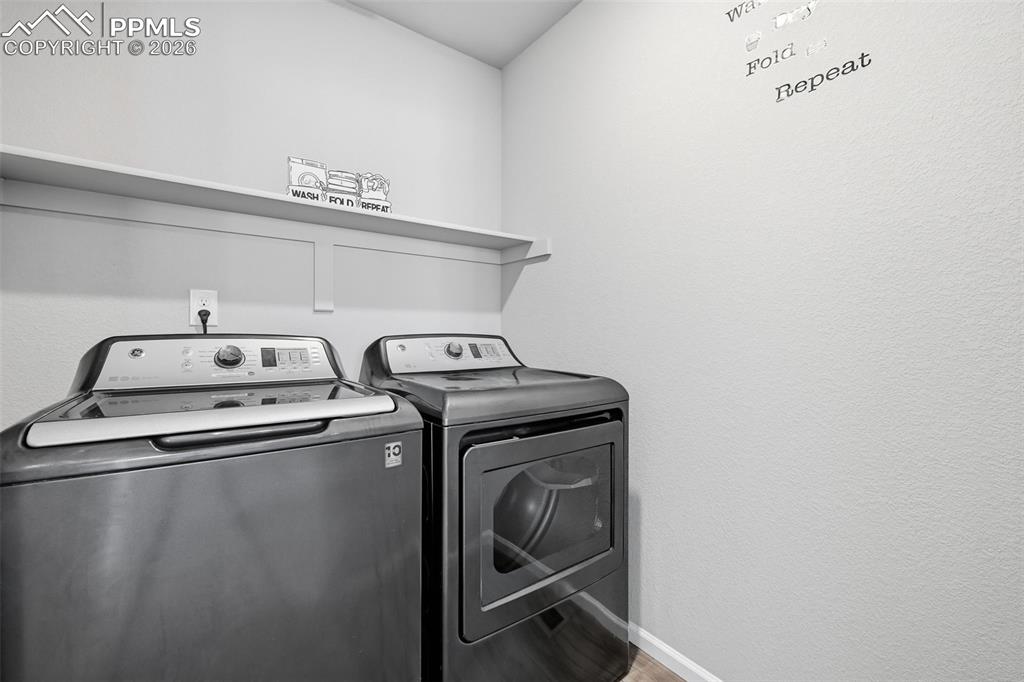 Image 28 of 33: Laundry