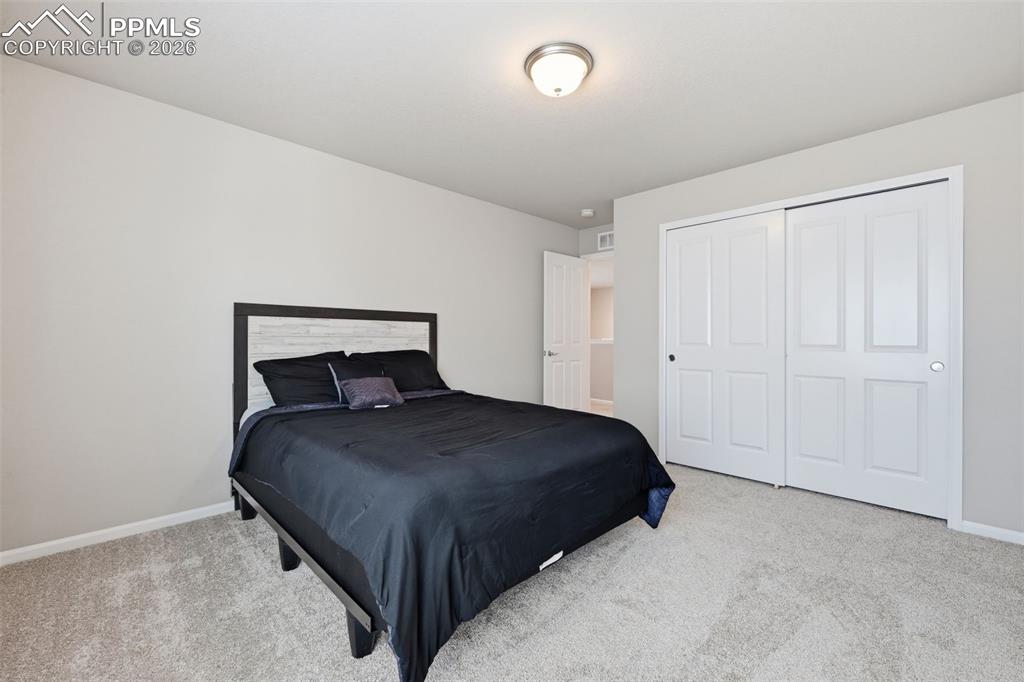 Image 30 of 33: Bedroom