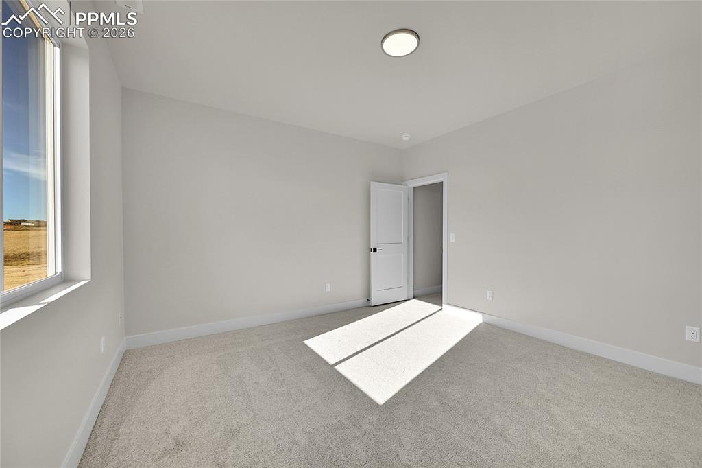 Image 31 of 46: Bedroom