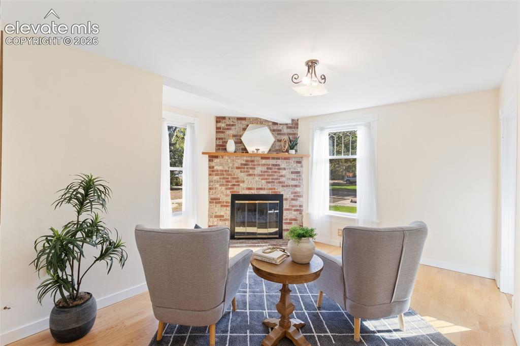Image 14 of 42: Living Room