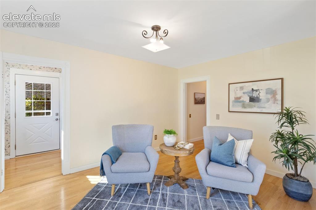 Image 15 of 42: Living Room