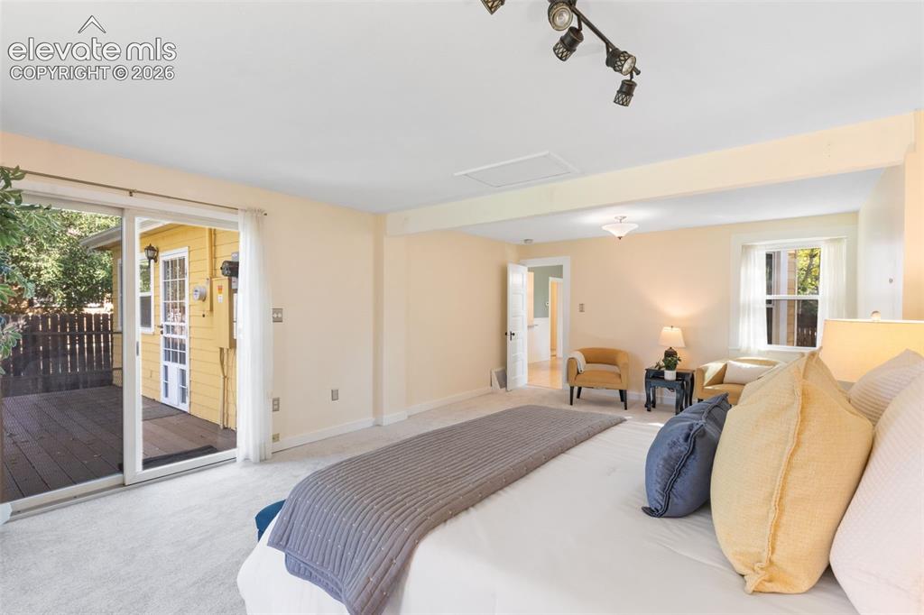 Image 18 of 42: Bedroom