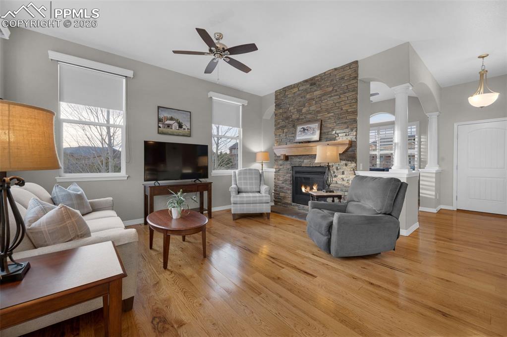 Image 10 of 50: Hickory floors