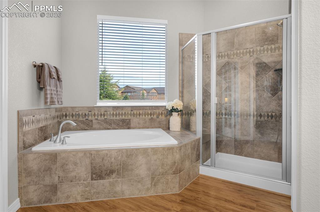 Image 26 of 50: Double vanity - 5pc