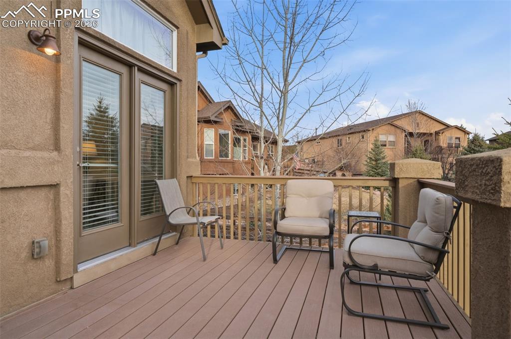 Image 41 of 50: Composite deck