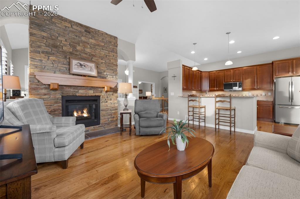 Image 9 of 50: Double-sided fireplace