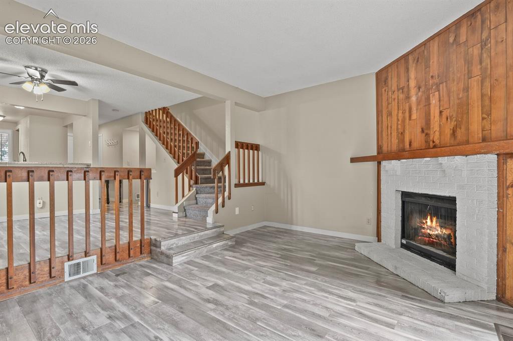 Image 11 of 27: Living Room