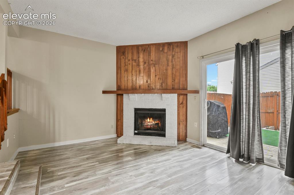 Image 12 of 27: Living Room