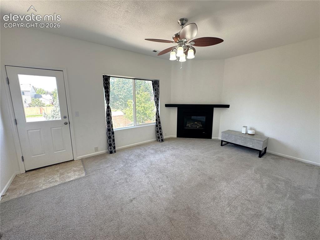 Image 14 of 40: Living Room