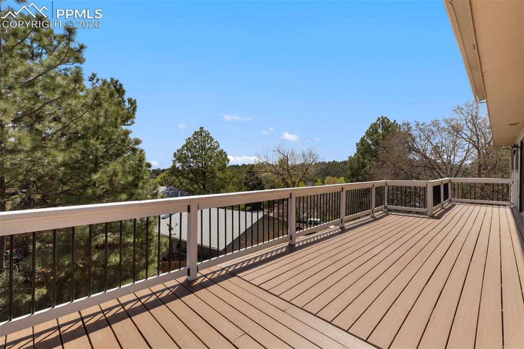 Image 21 of 34: Deck