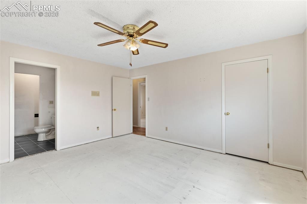 Image 9 of 34: Bedroom