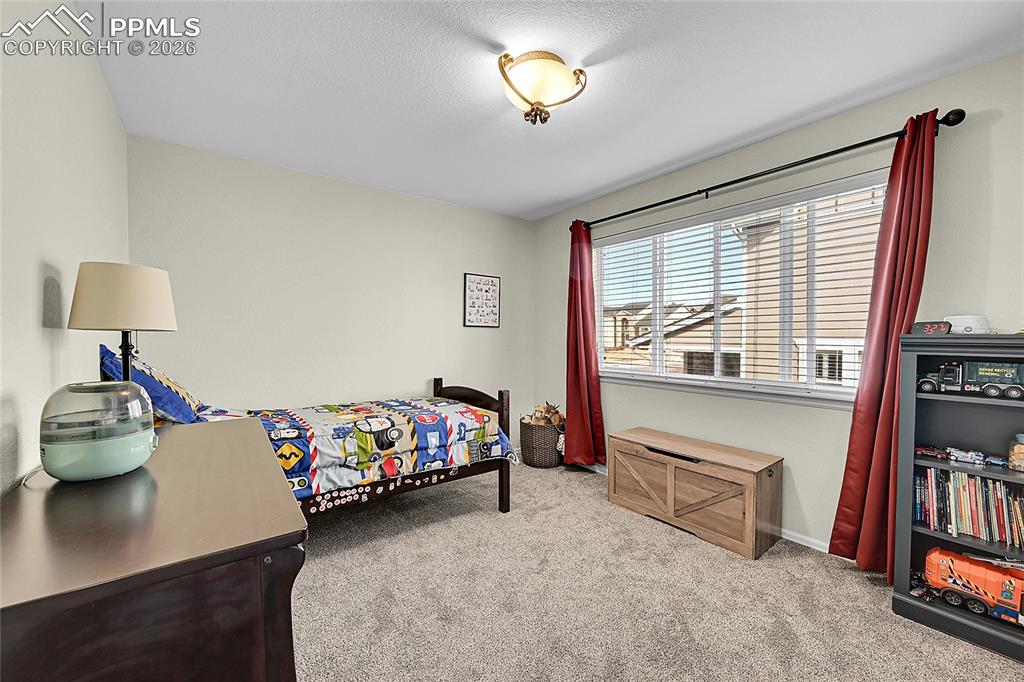 Image 22 of 44: Bedroom