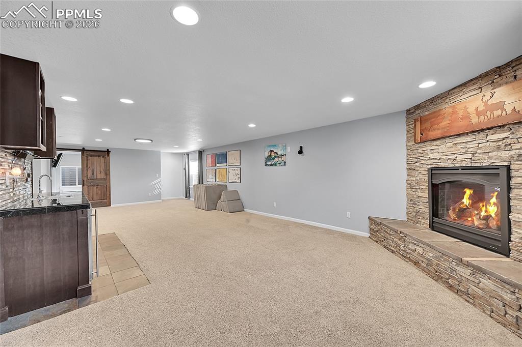 Image 27 of 44: Living Room