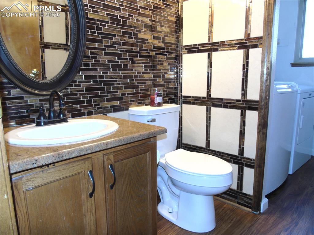 Image 12 of 47: Bathroom