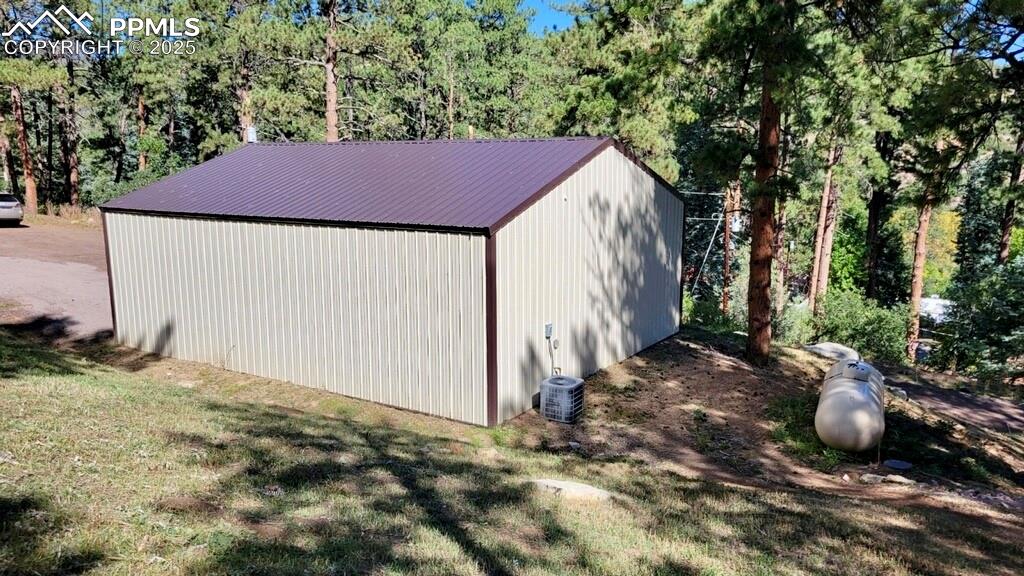 Image 15 of 50: Out Buildings