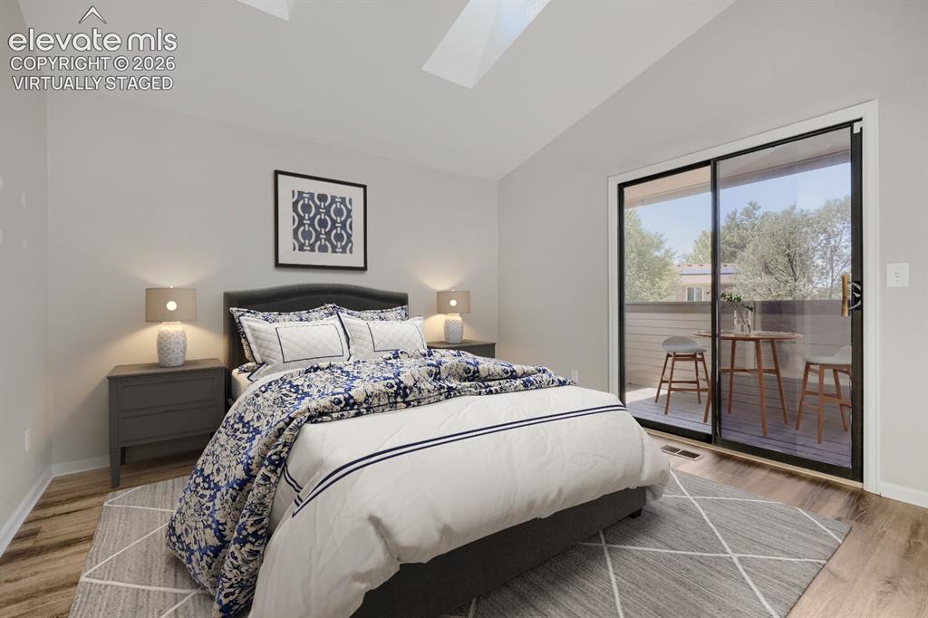 Image 16 of 31: Family Room