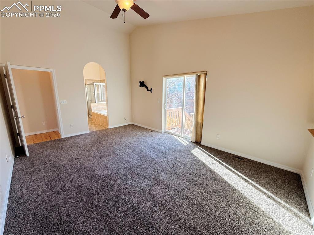 Image 29 of 50: Bedroom