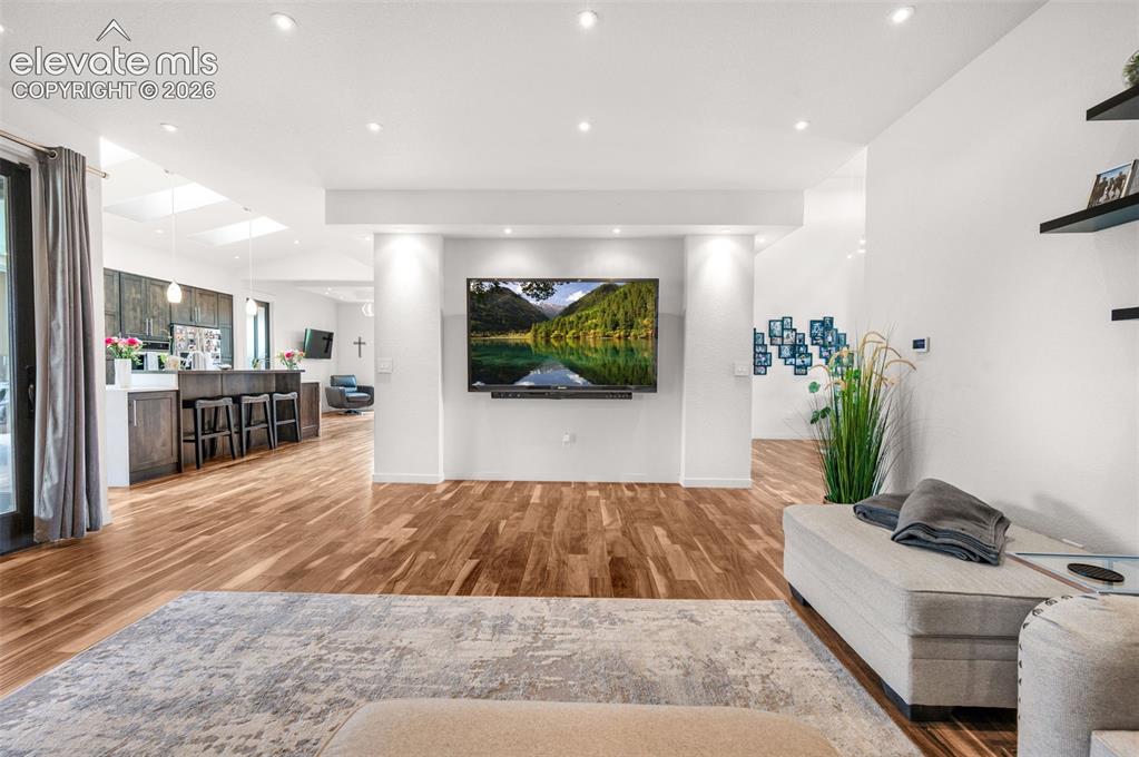 Image 10 of 50: Living Room