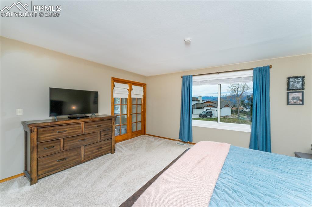Image 17 of 49: Bedroom