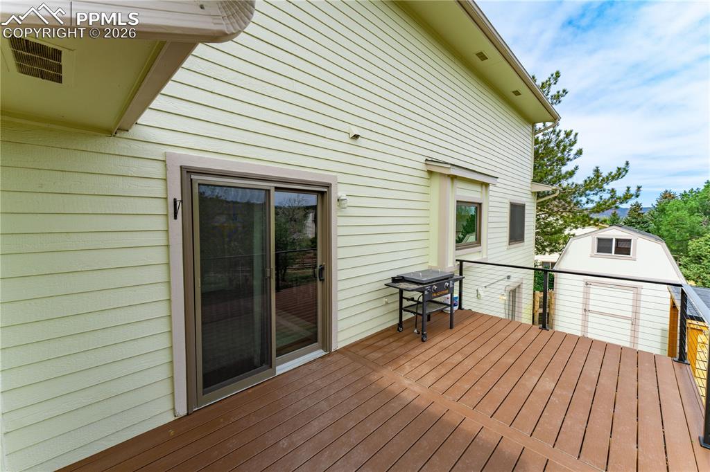 Image 42 of 49: Deck