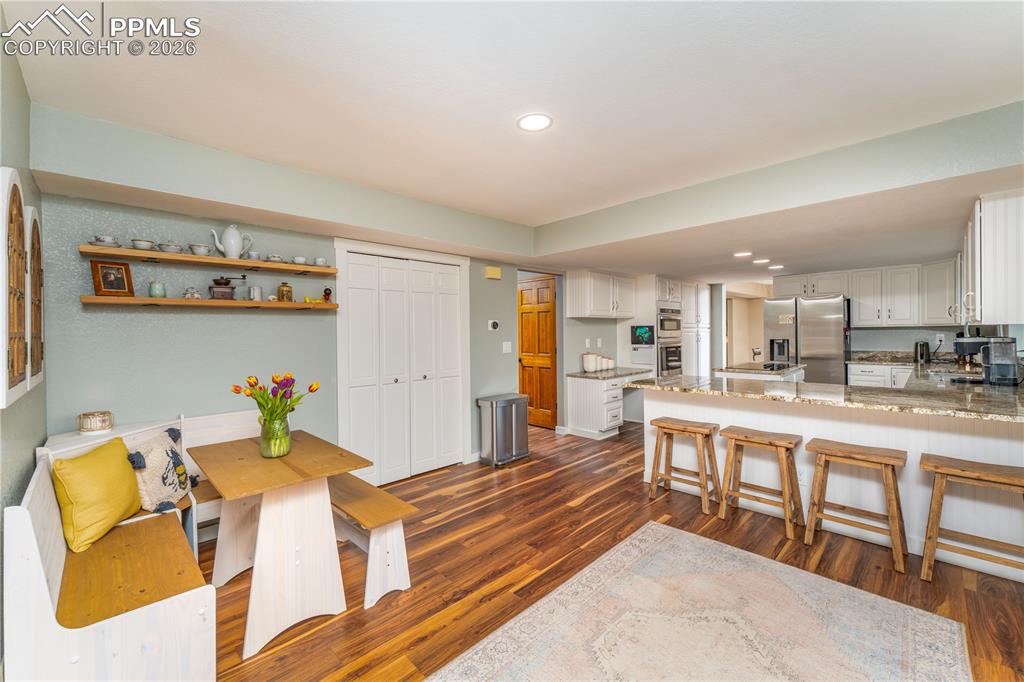 Image 9 of 49: Kitchen
