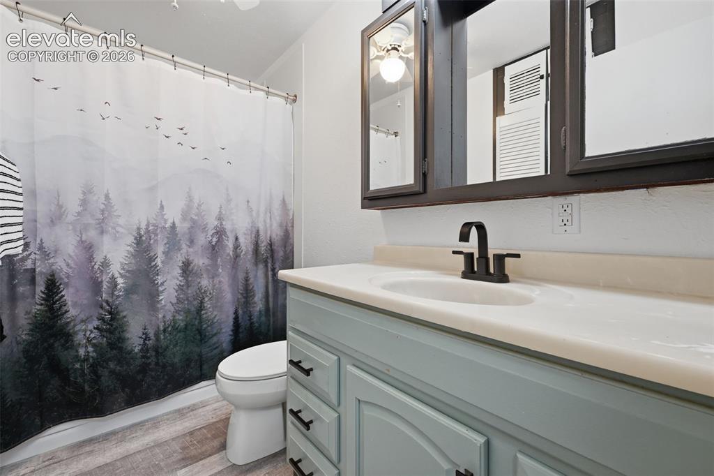 Image 18 of 30: Main Level Bathroom 1