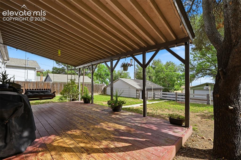 Image 6 of 30: 13x22 Covered Deck