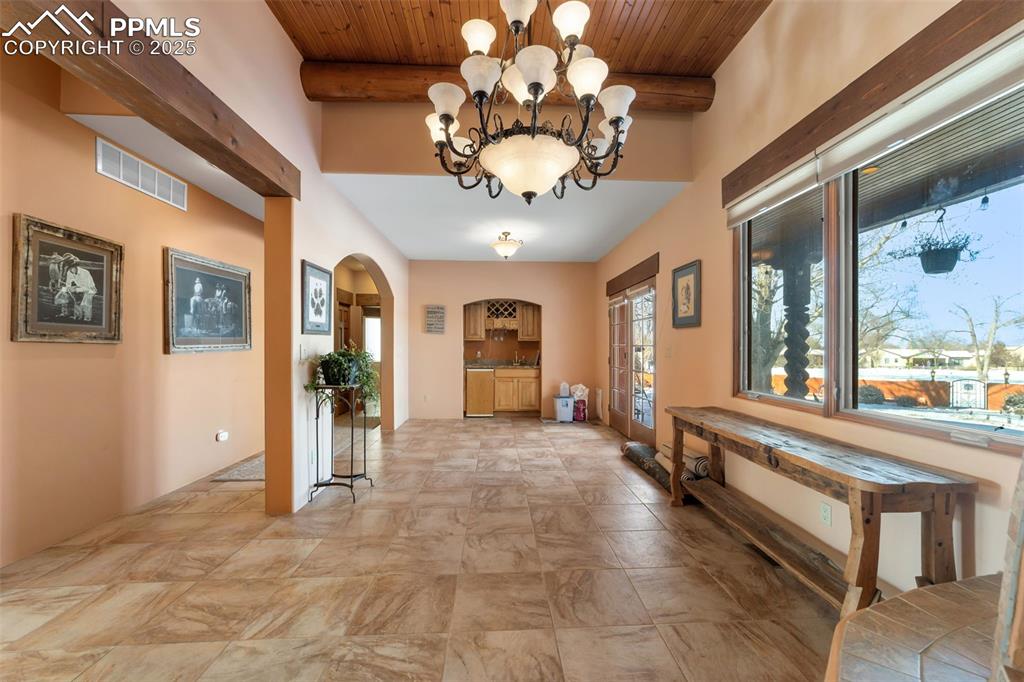 Image 8 of 50: Entry