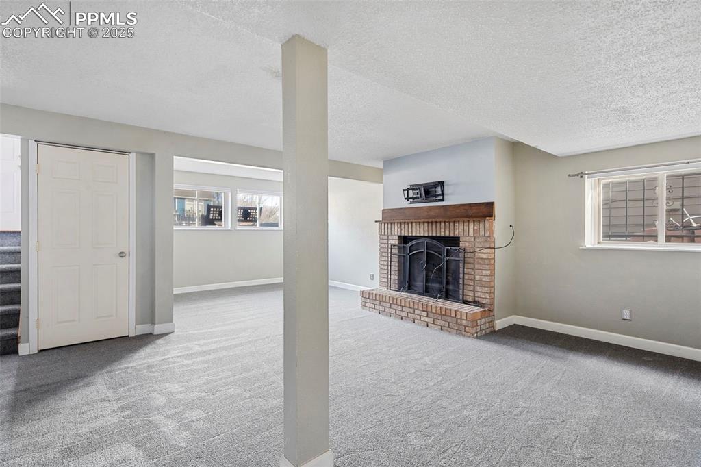 Image 20 of 30: Family Room