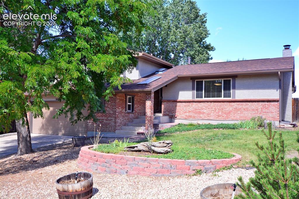 Image 1 of 33: Front of home