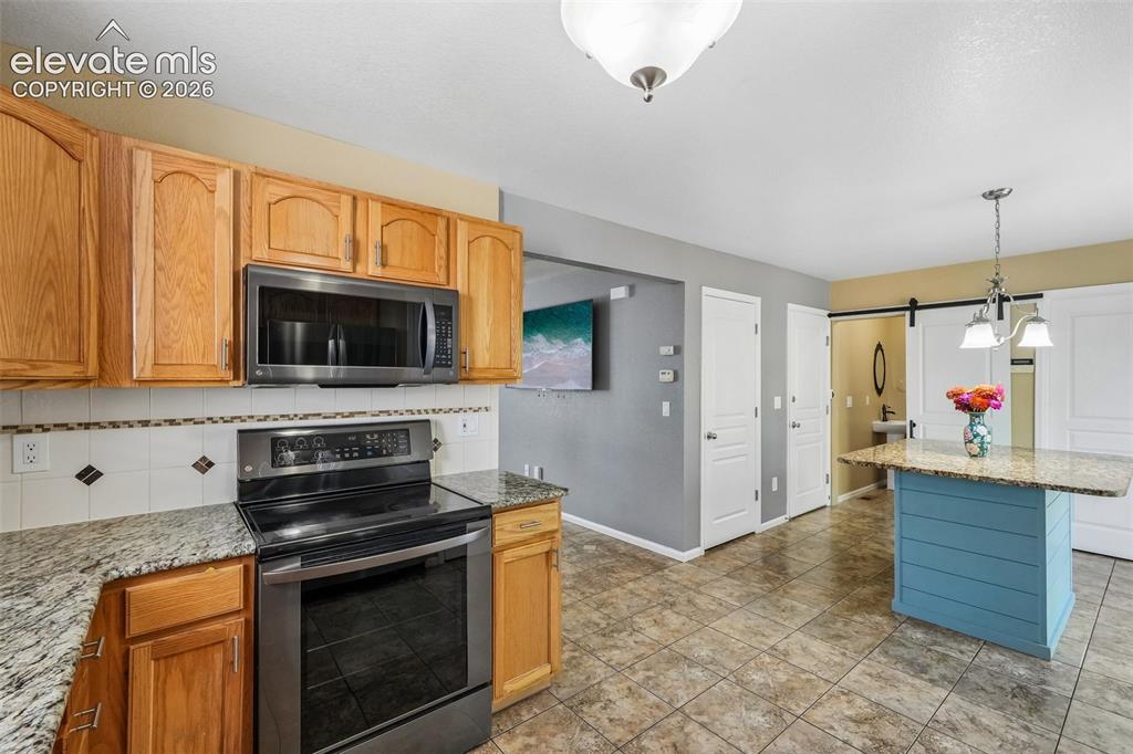 Image 12 of 37: Kitchen