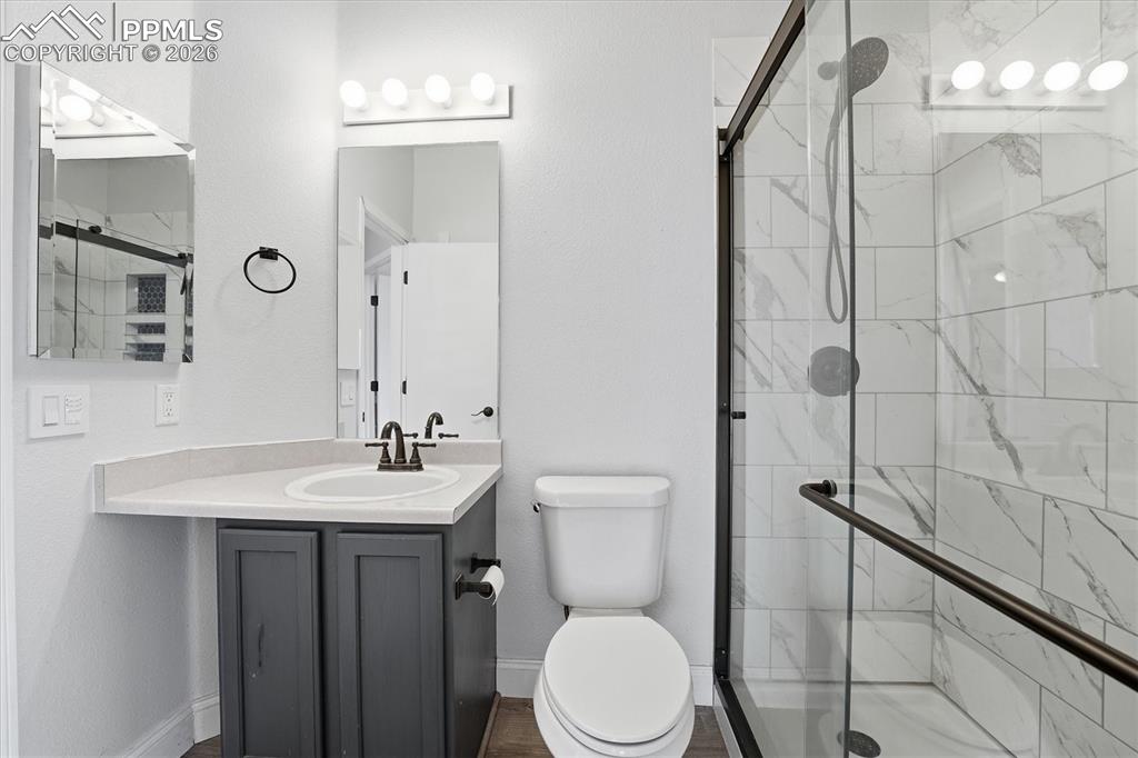 Image 18 of 49: Bathroom