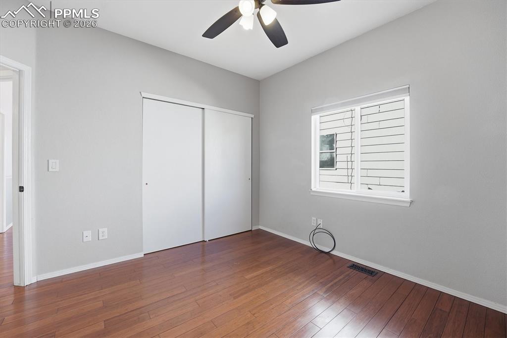 Image 21 of 49: Bedroom