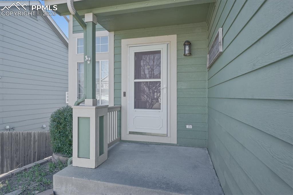 Image 3 of 49: Entry