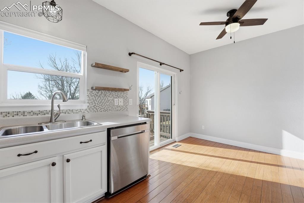 Image 9 of 49: Kitchen