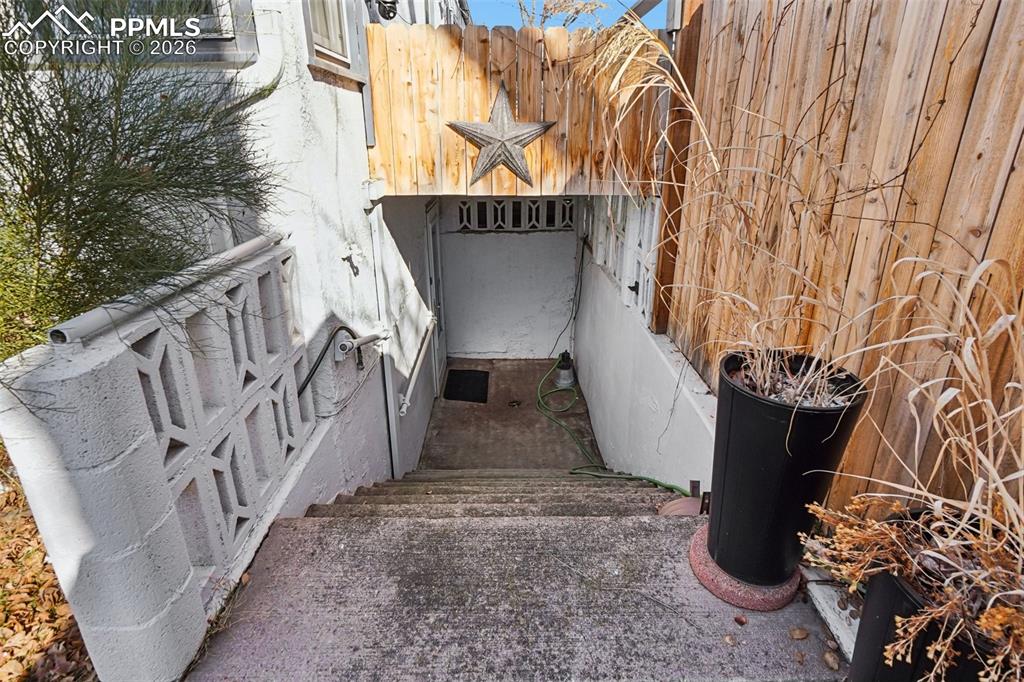 Image 24 of 48: Separate entrance to lower level