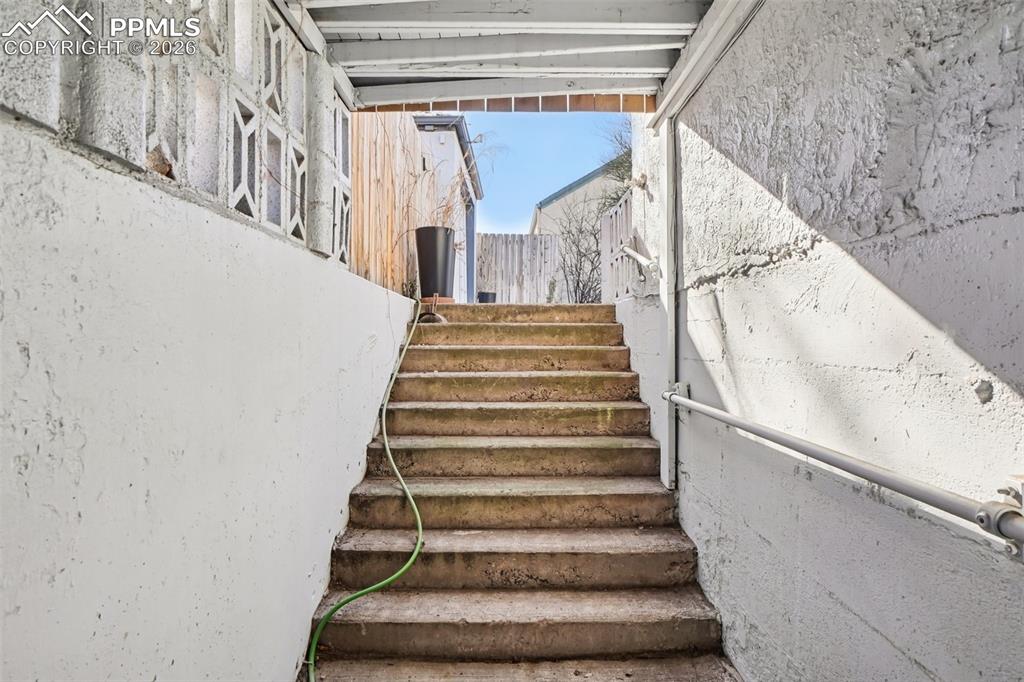 Image 25 of 48: Separate entrance to lower level