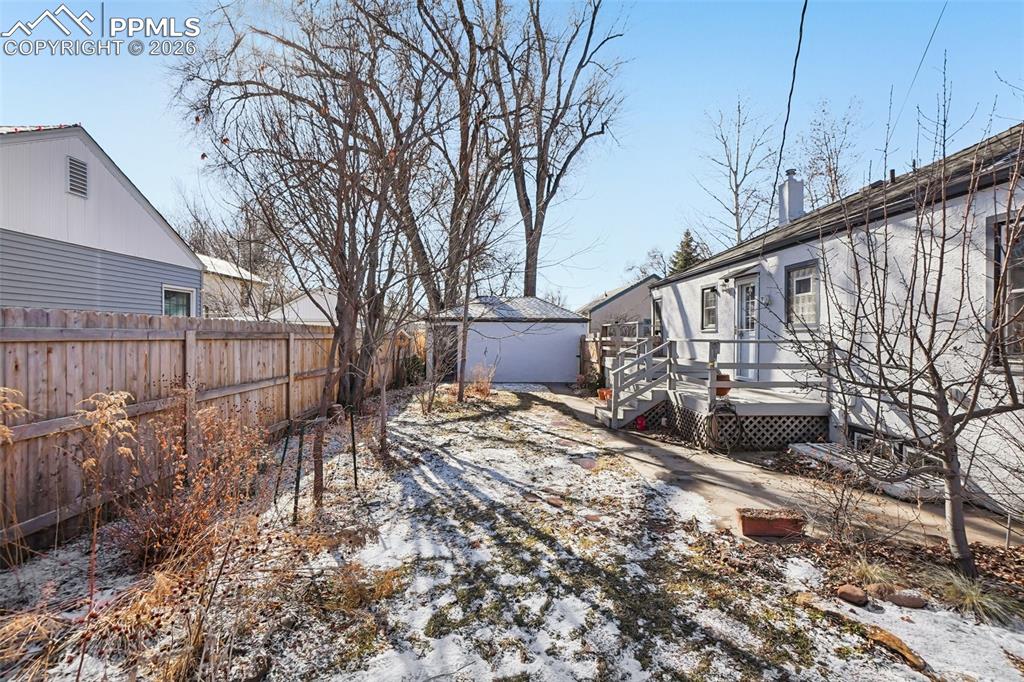 Image 39 of 48: Backyard